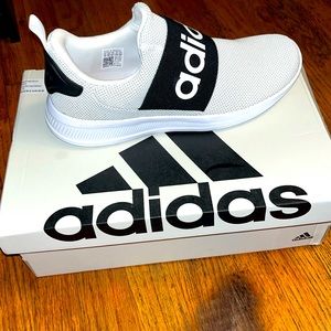 Selling men’s brand new adidas lite racer adapt 4.0 shoes.